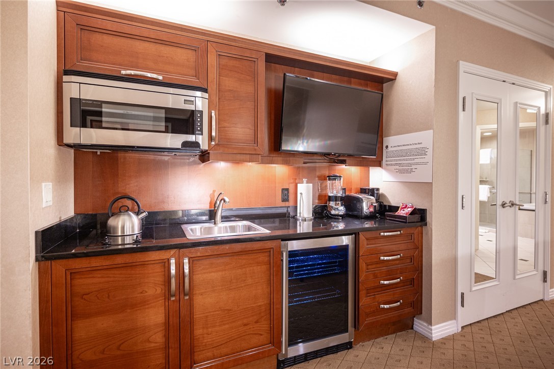 135 East HARMON Avenue 1017