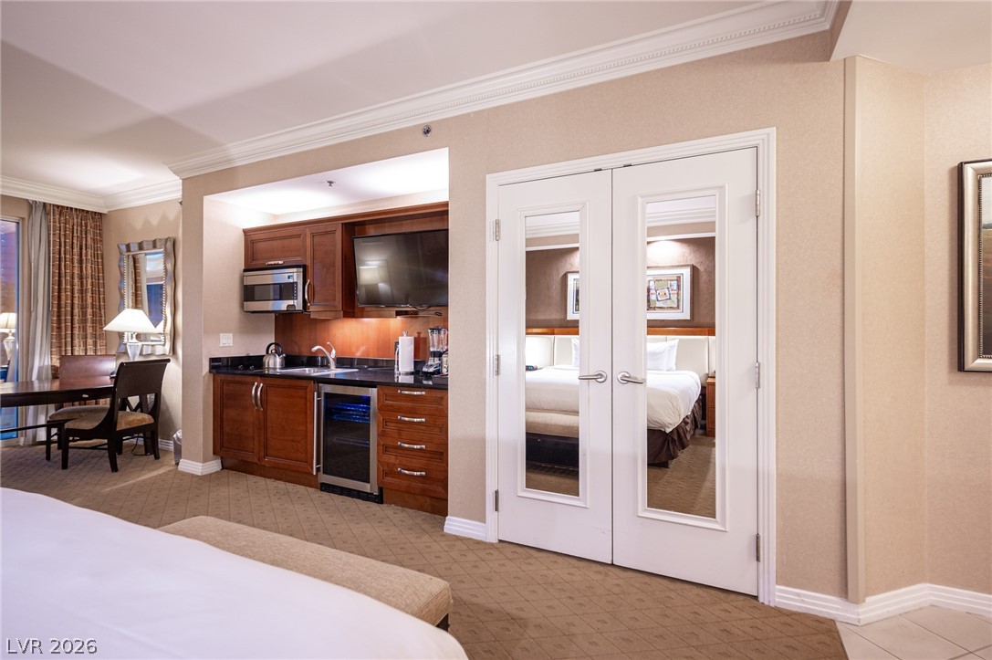 135 East HARMON Avenue 1017