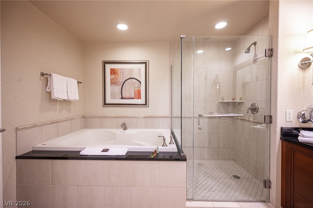 135 East HARMON Avenue 1017