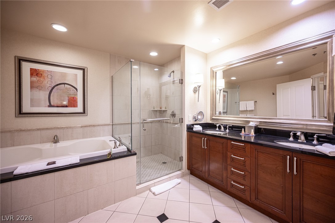 135 East HARMON Avenue 1017