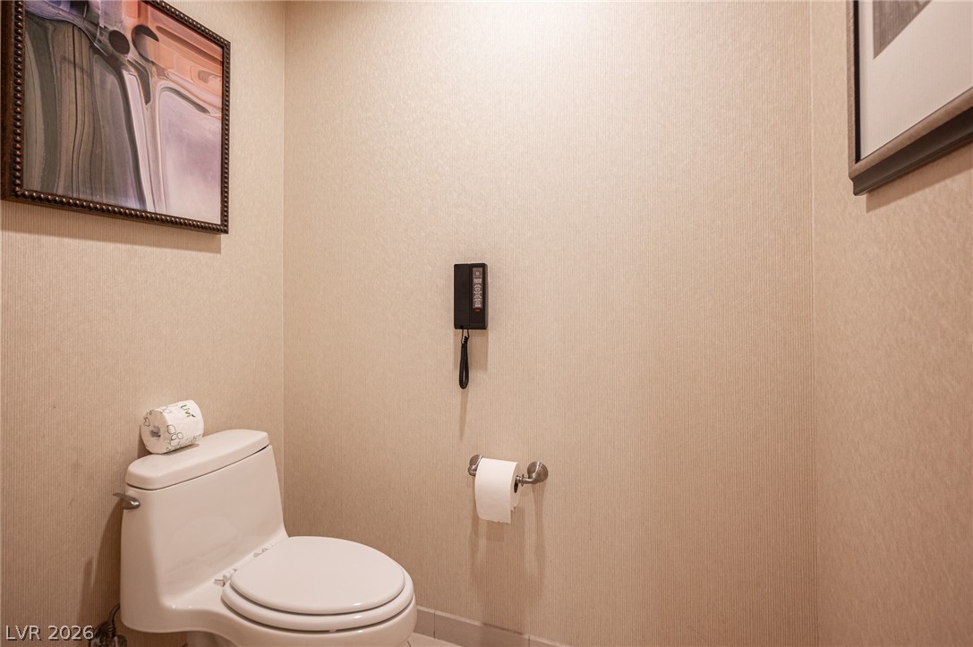 135 East HARMON Avenue 1017