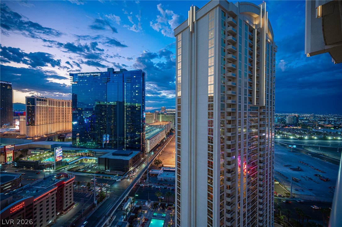 135 East HARMON Avenue 1017