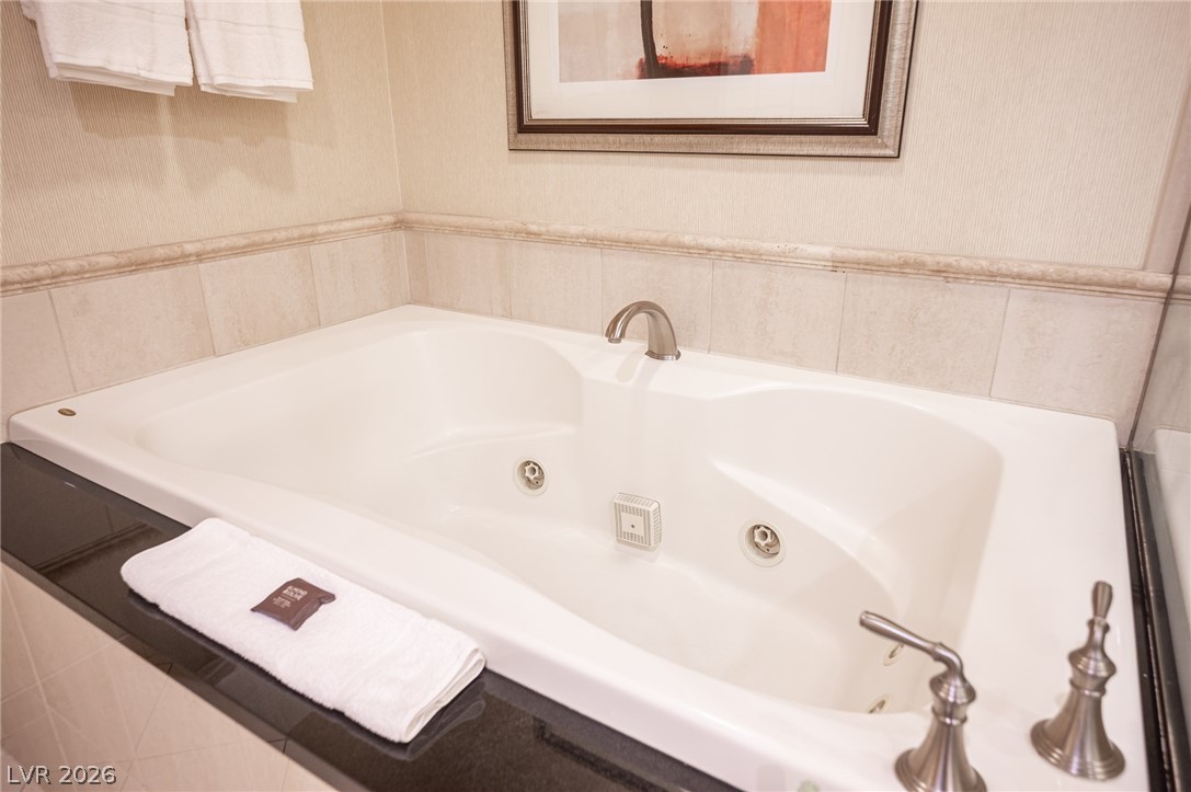 135 East HARMON Avenue 1017