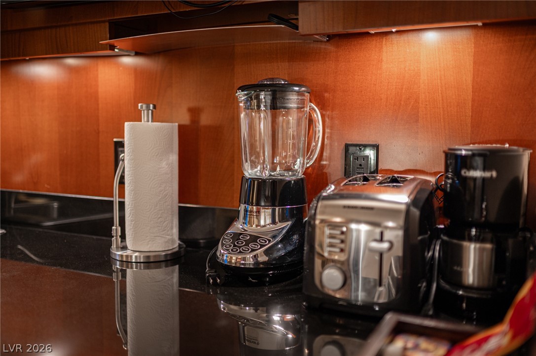 135 East HARMON Avenue 1017