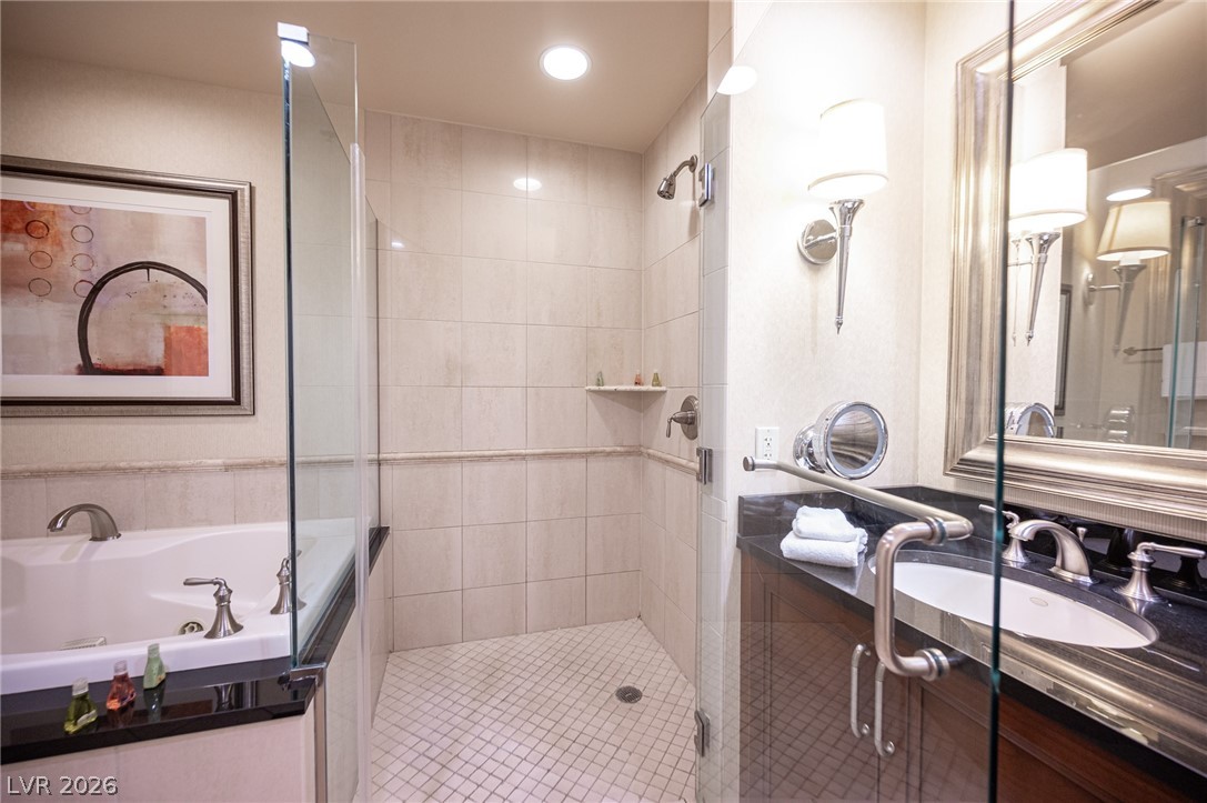 135 East HARMON Avenue 1017