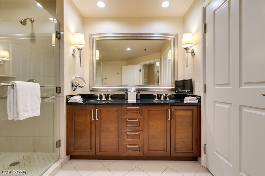 135 East HARMON Avenue 3209