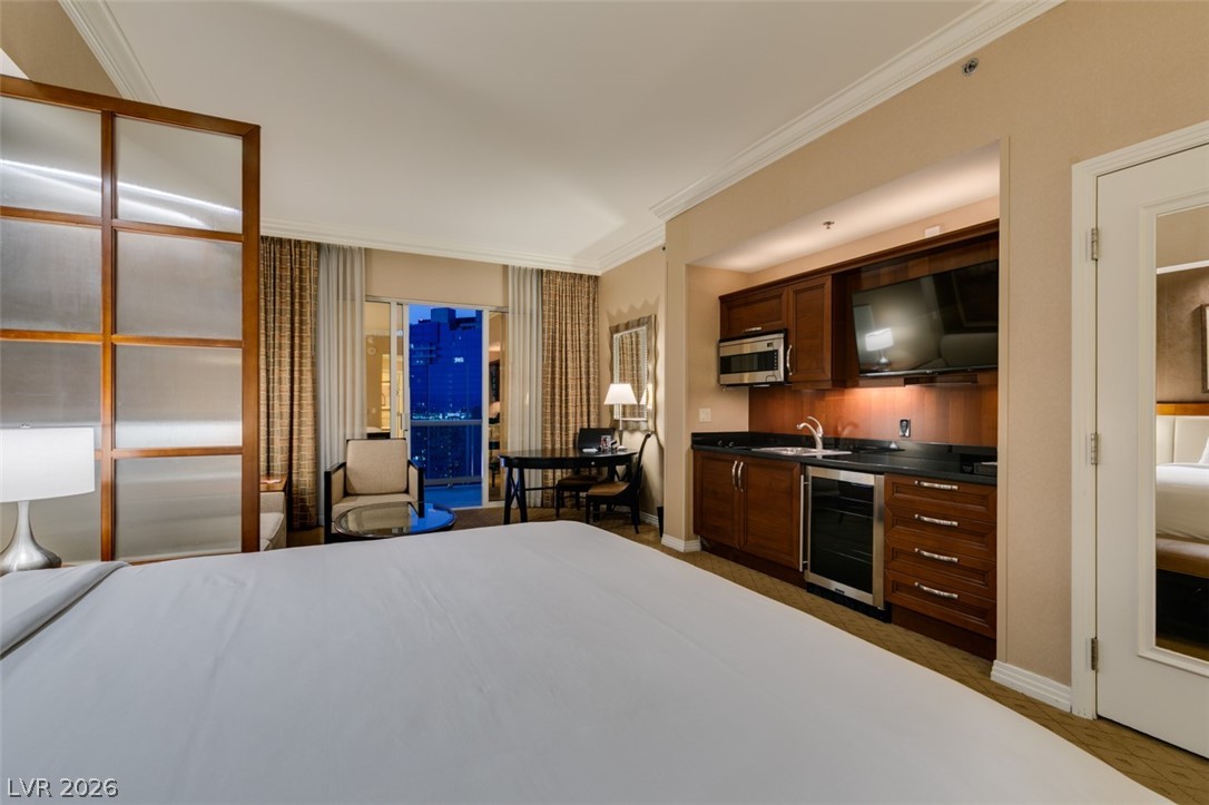 135 East HARMON Avenue 3209