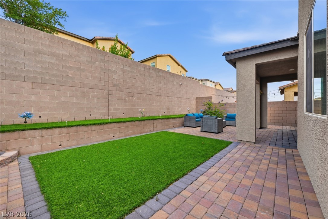2740 Aldine Court