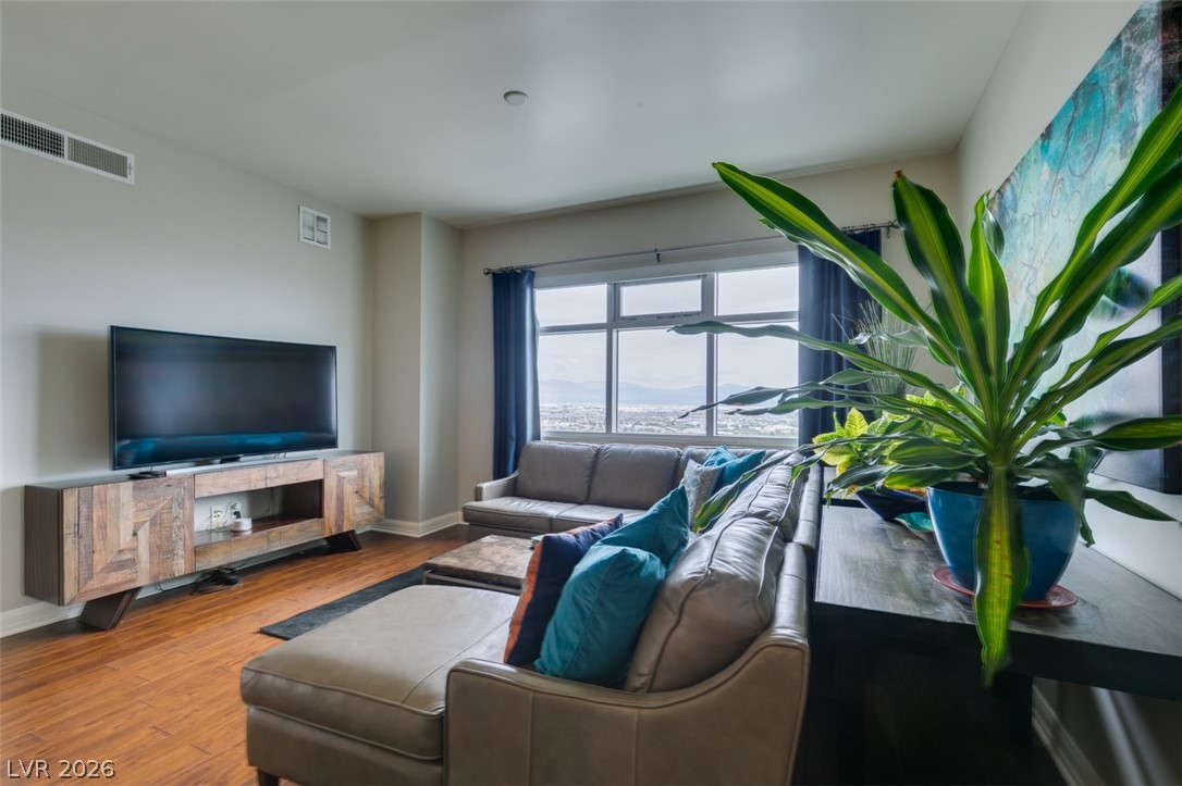 150 Las Vegas Boulevard 2115