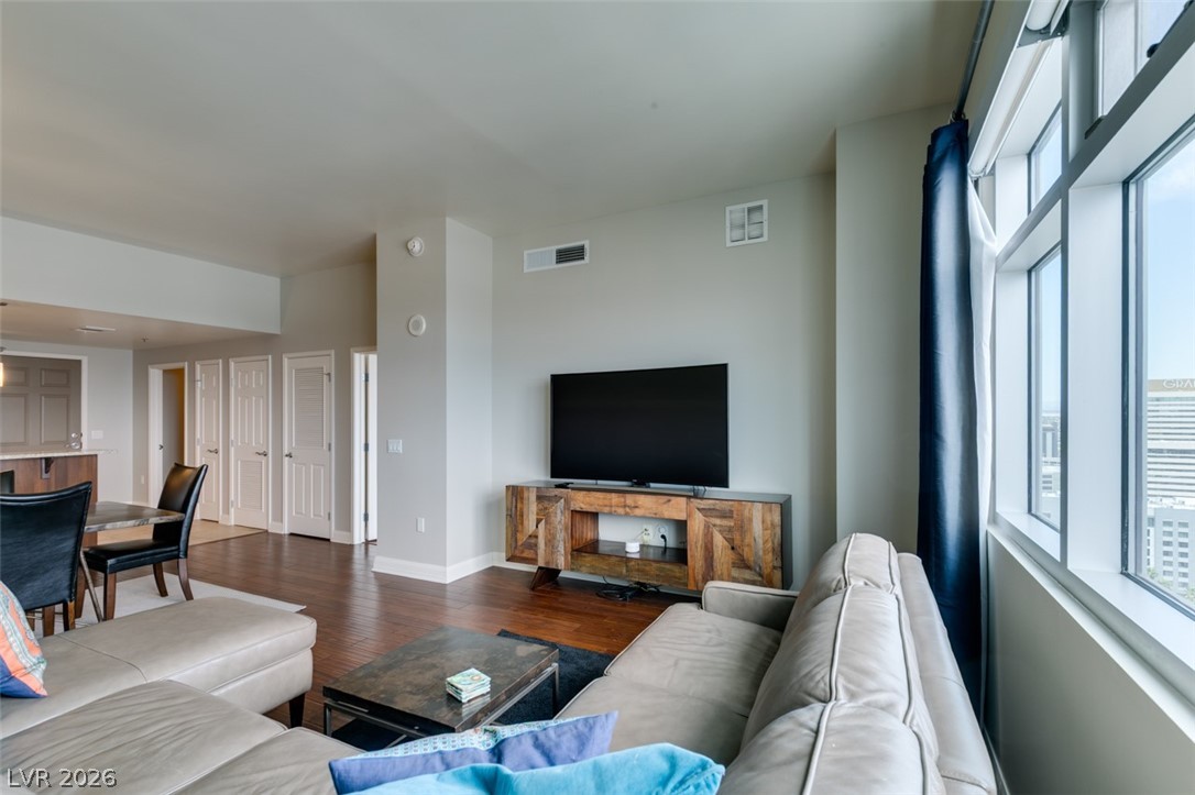 150 Las Vegas Boulevard 2115