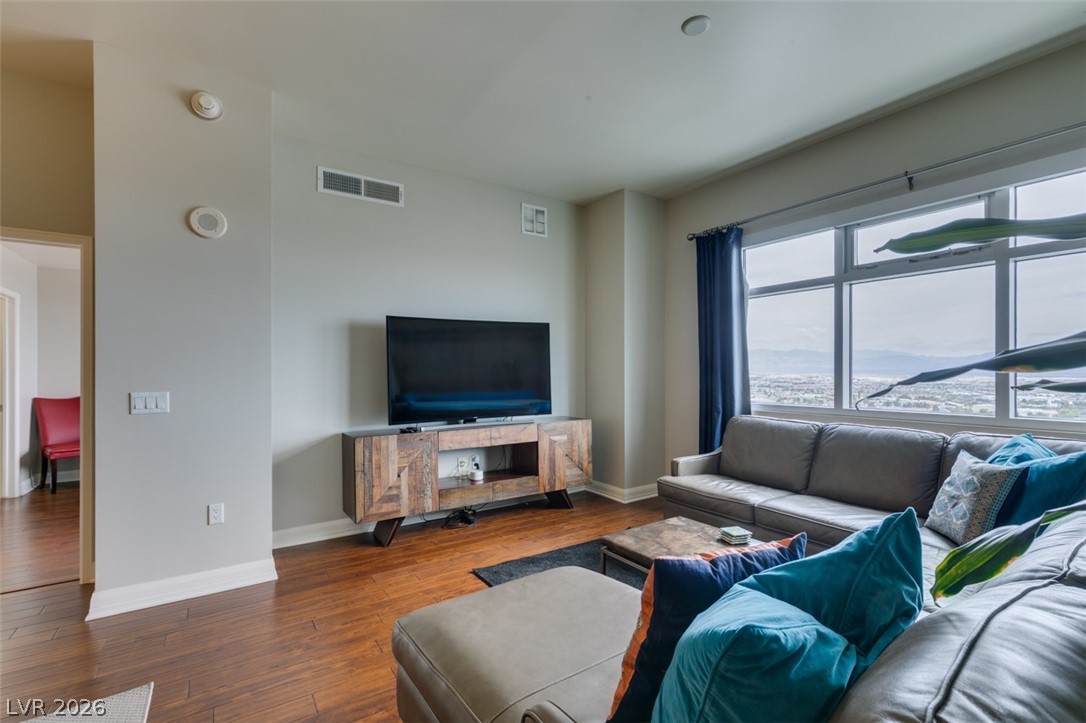 150 Las Vegas Boulevard 2115