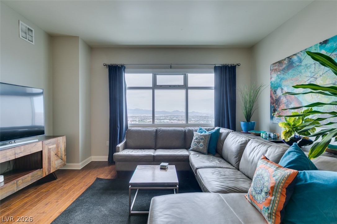 150 Las Vegas Boulevard 2115