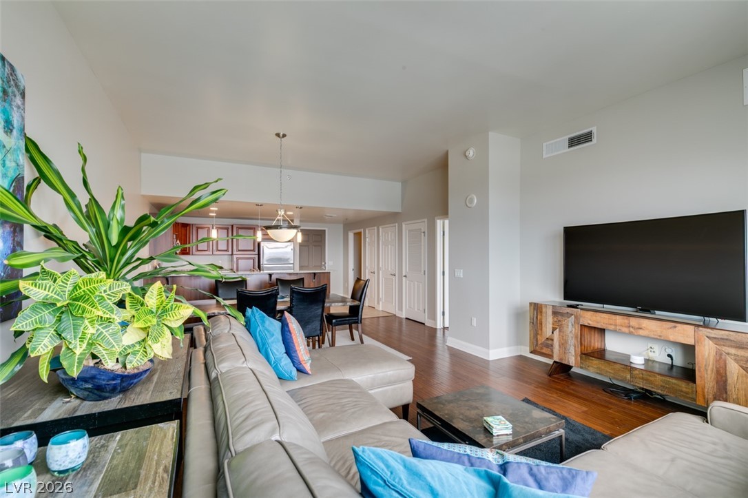150 Las Vegas Boulevard 2115