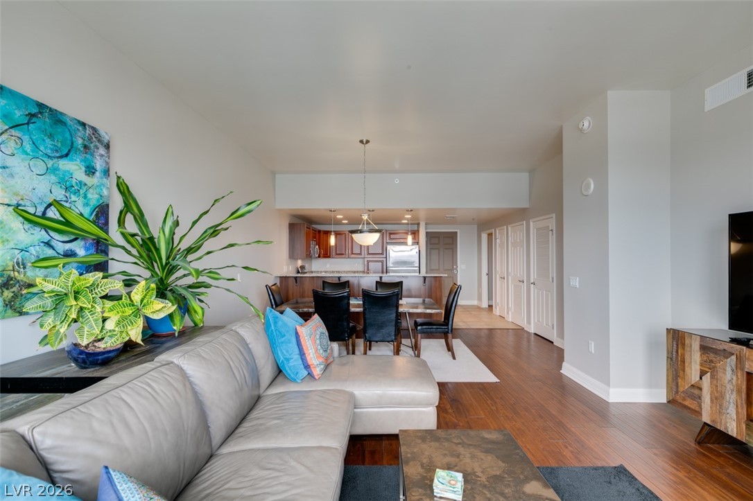 150 Las Vegas Boulevard 2115