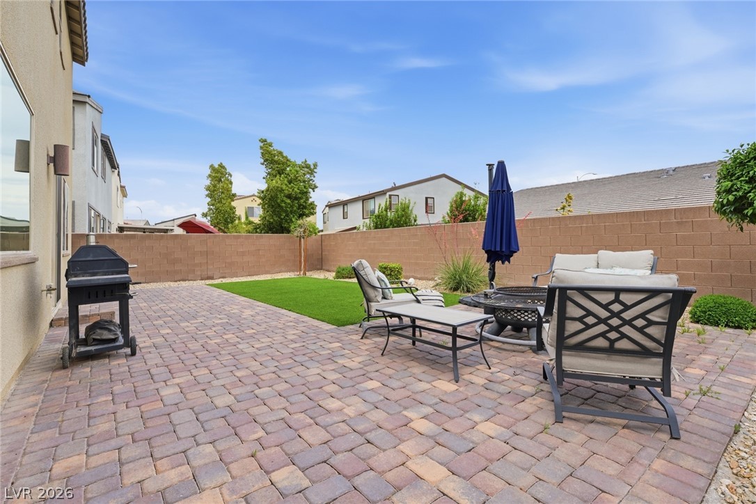 6934 Boulder View Street