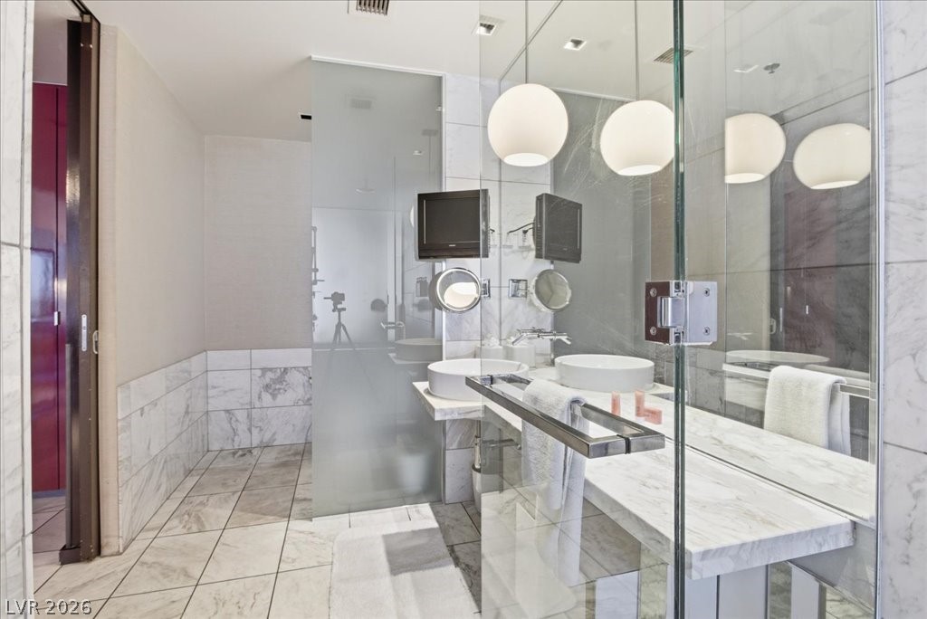 4381 West FLAMINGO Road 10306