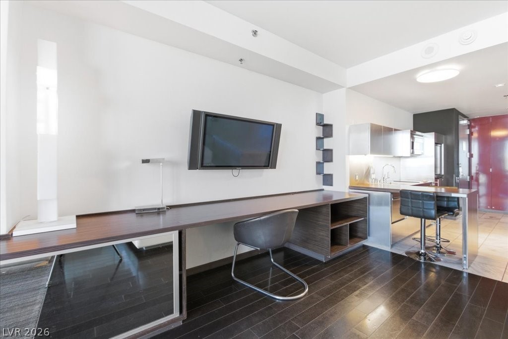 4381 West FLAMINGO Road 10306
