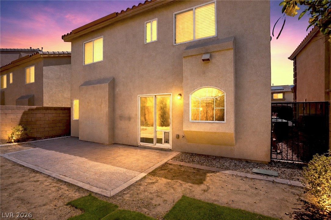 5976 Lazy Creek Avenue