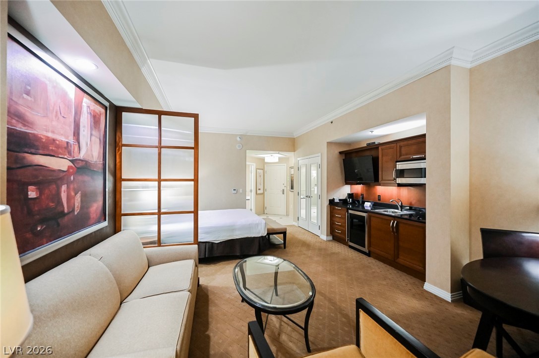 135 East HARMON Avenue 703