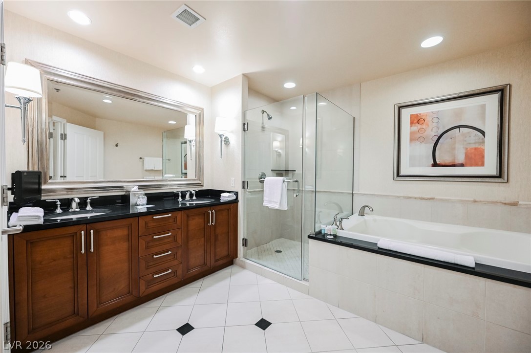 135 East HARMON Avenue 703