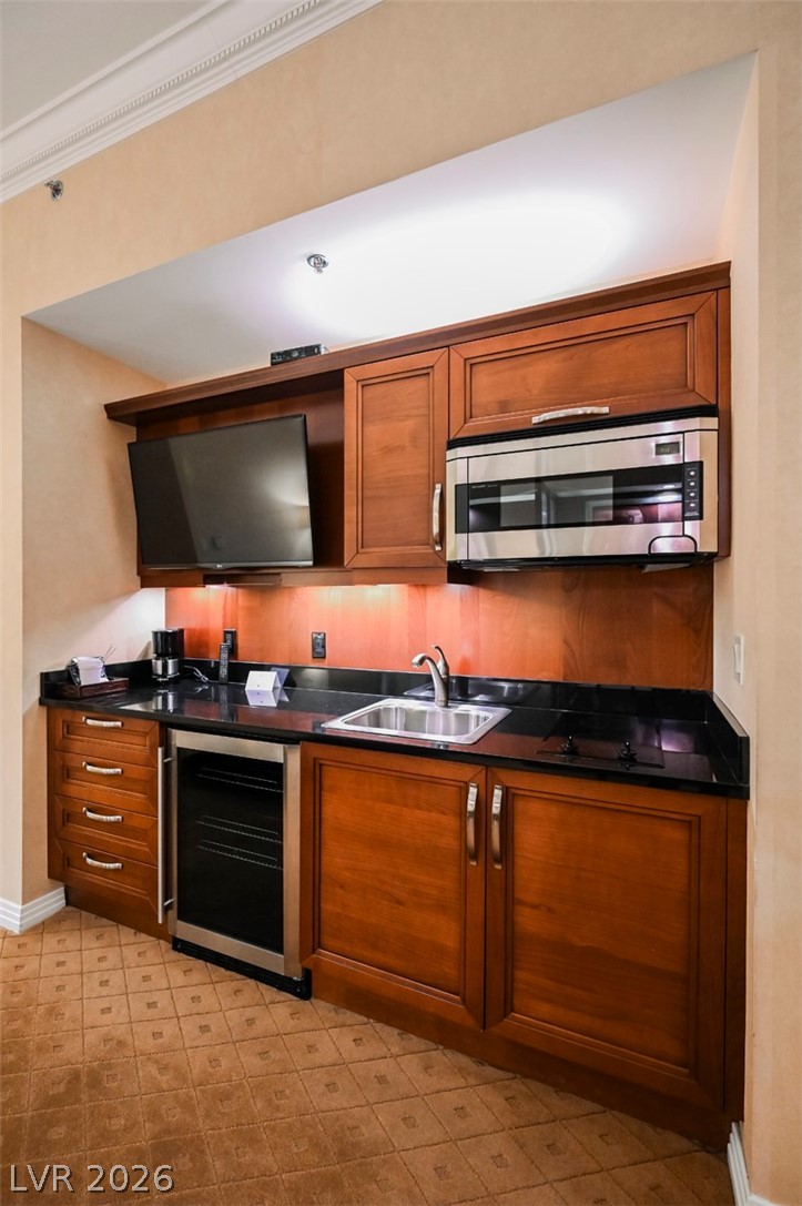 135 East HARMON Avenue 703
