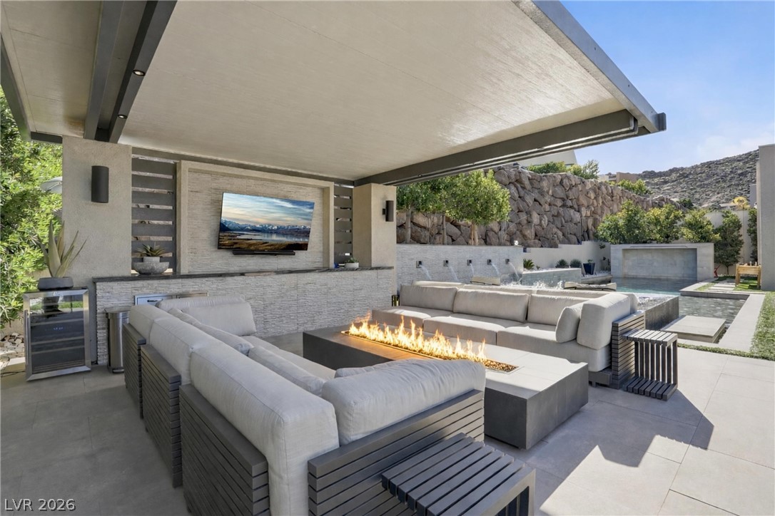 2211 Overlook Canyon Lane