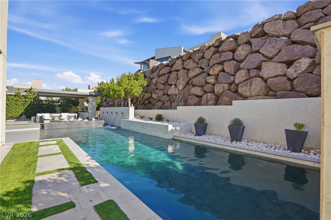 2211 Overlook Canyon Lane