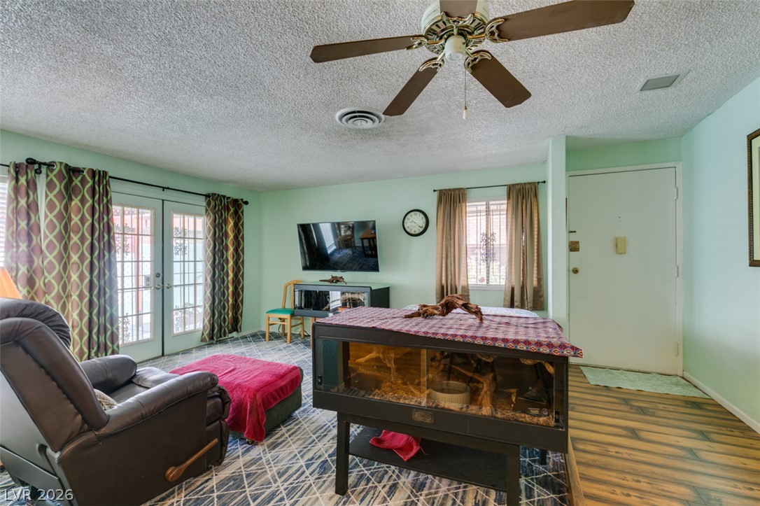 2556 Paradise Village Way