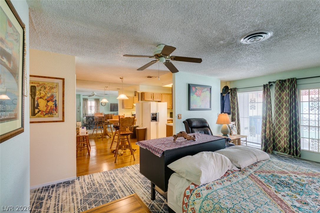 2556 Paradise Village Way