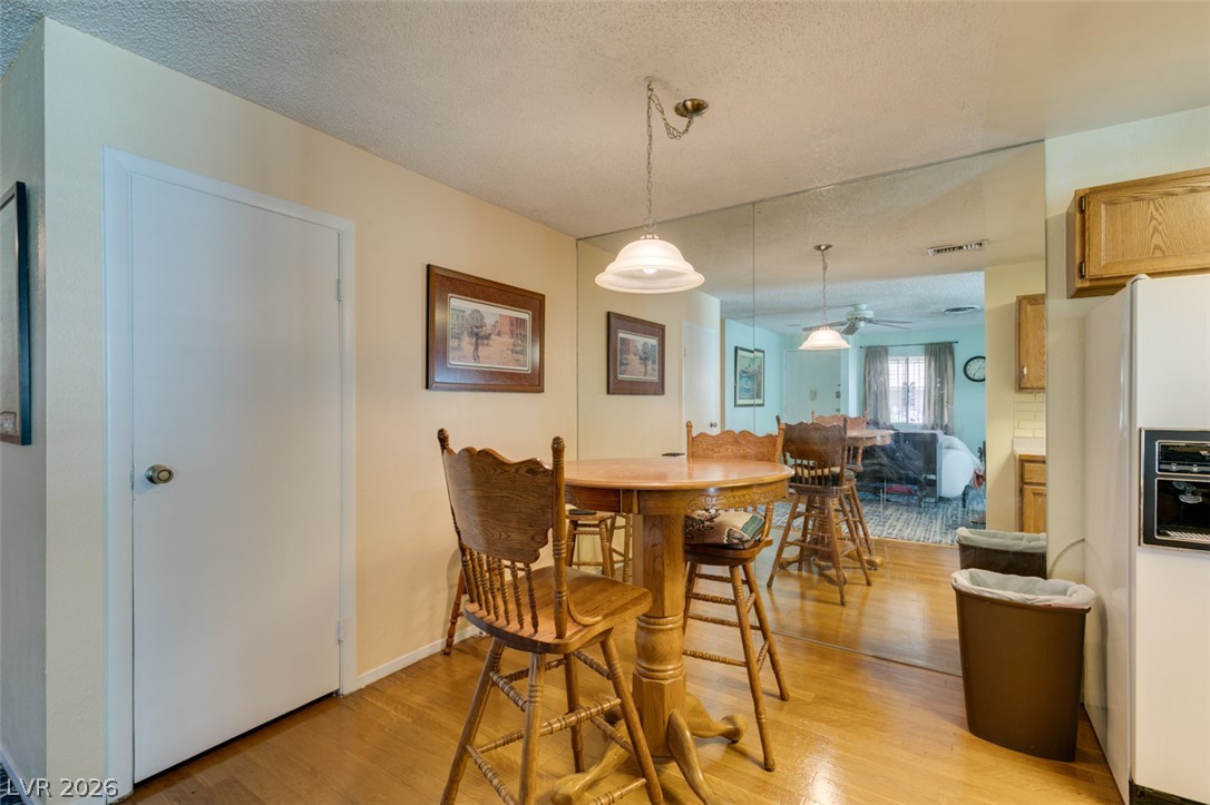 2556 Paradise Village Way