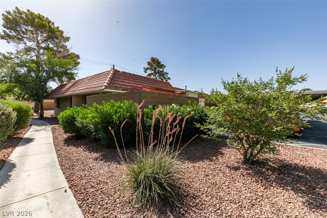 2556 Paradise Village Way