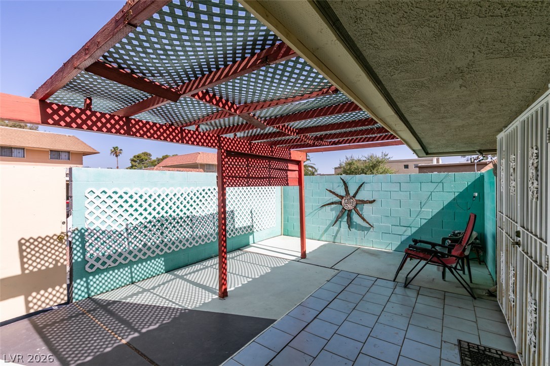 2556 Paradise Village Way