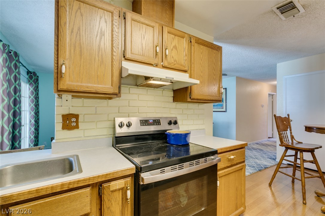 2556 Paradise Village Way