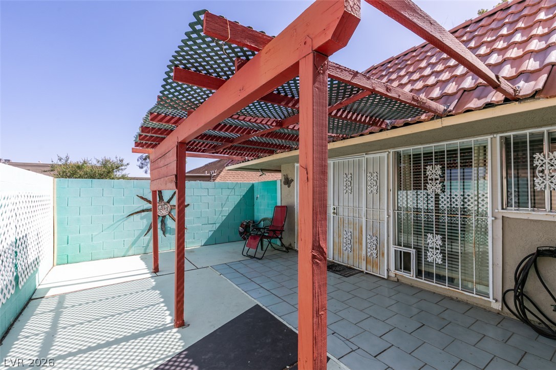2556 Paradise Village Way