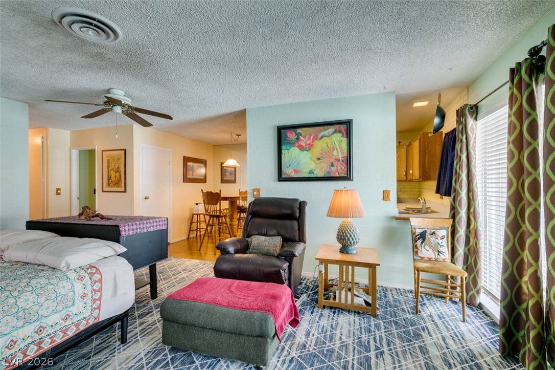 2556 Paradise Village Way
