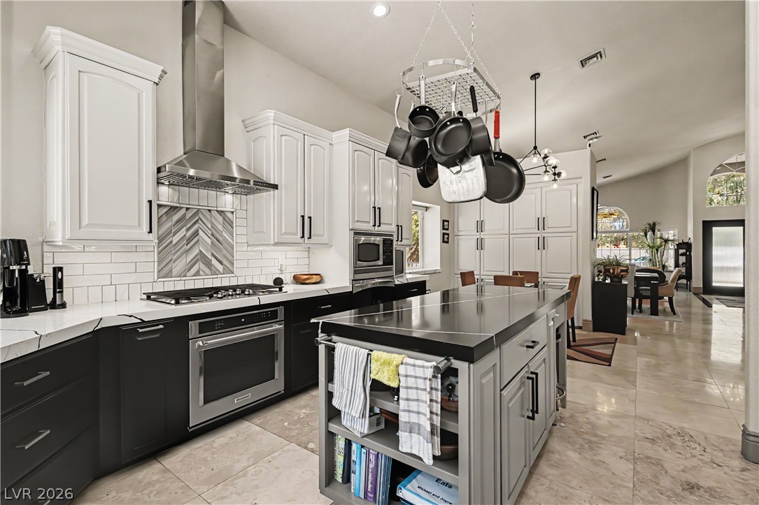 9116 Covered Wagon Avenue