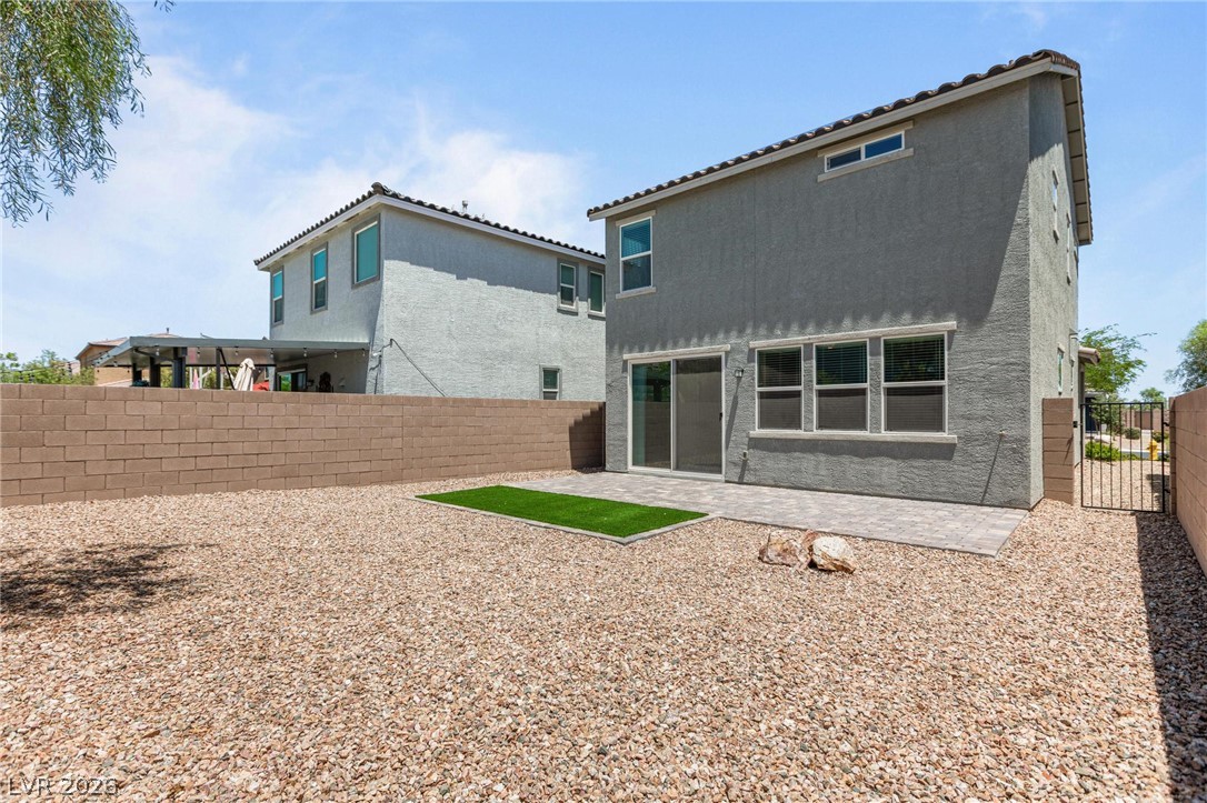 10167 Glowing Amber Street