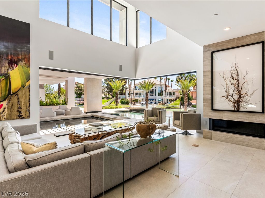 8733 Newport Isle Court