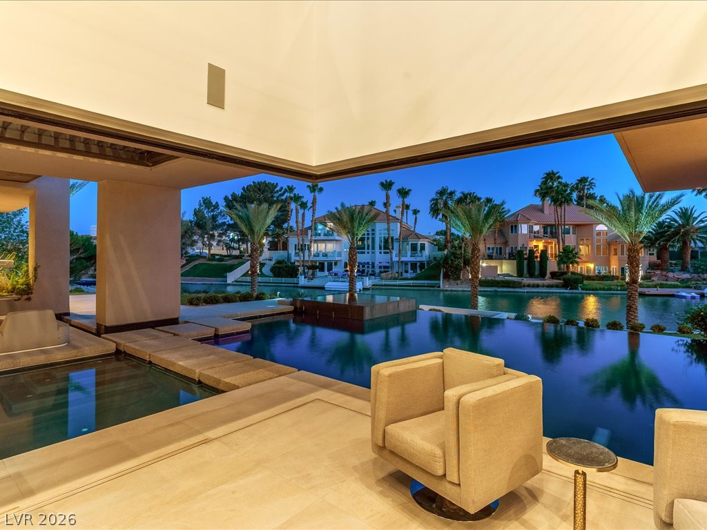 8733 Newport Isle Court