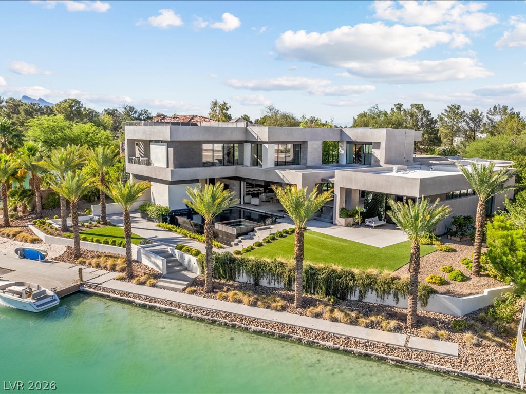 8733 Newport Isle Court