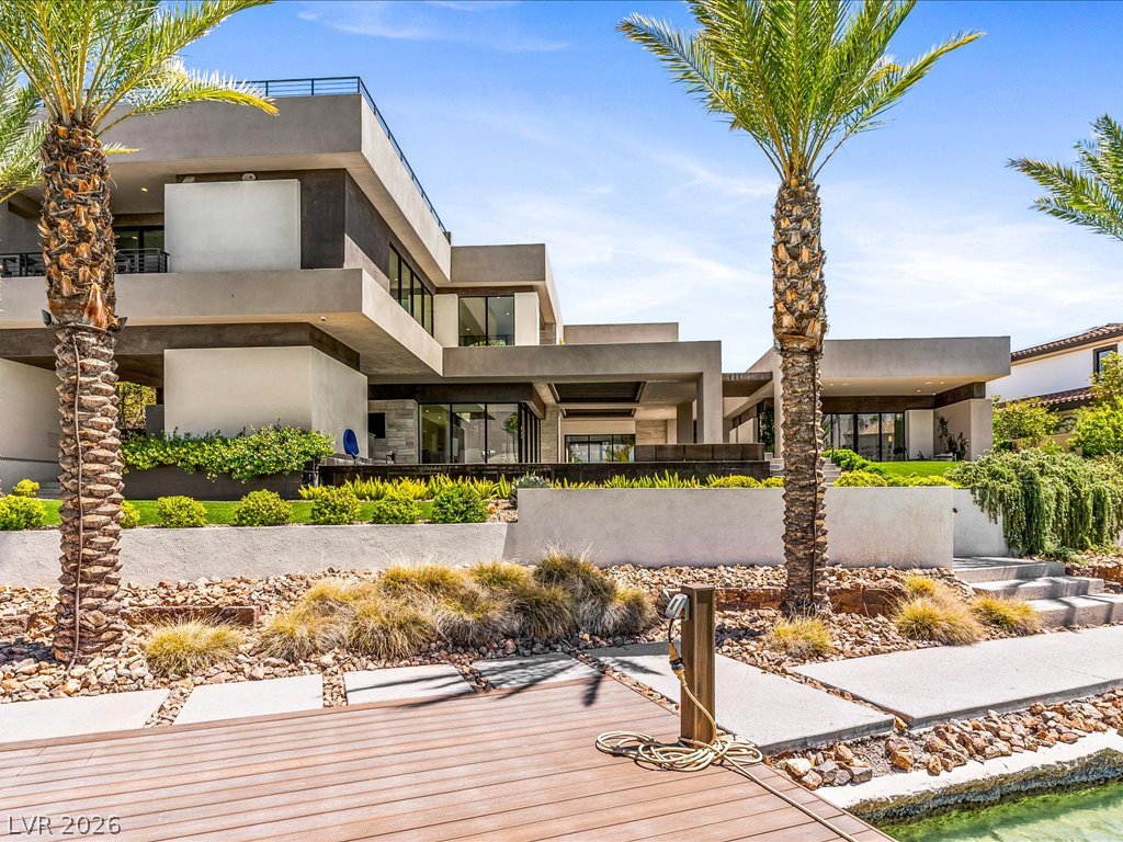 8733 Newport Isle Court