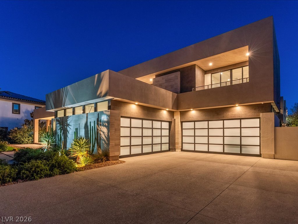 8733 Newport Isle Court