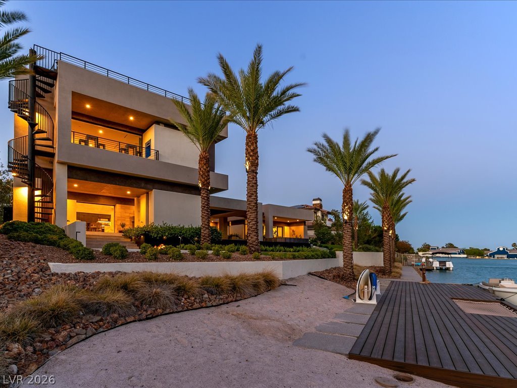 8733 Newport Isle Court