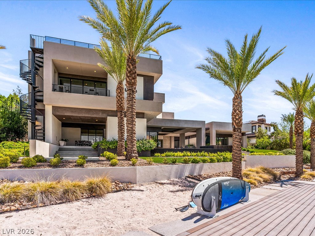 8733 Newport Isle Court