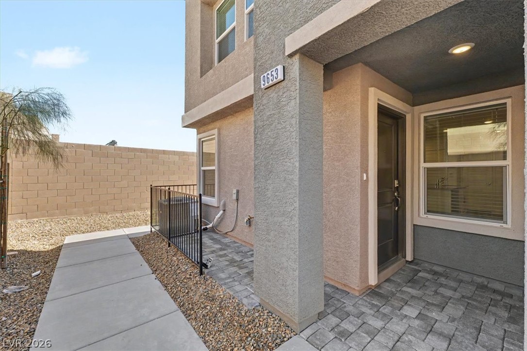 9653 Horseshoe Canyon Street