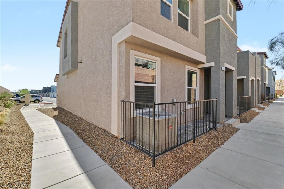 9653 Horseshoe Canyon Street