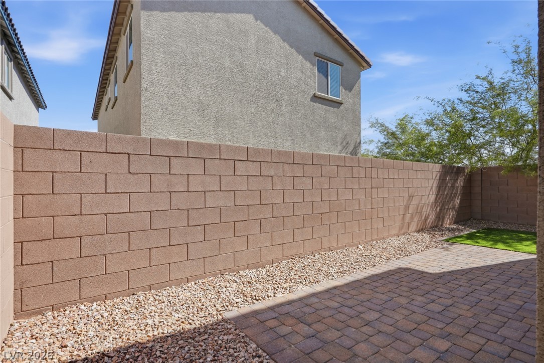 4706 Turquoise Cliffs Avenue