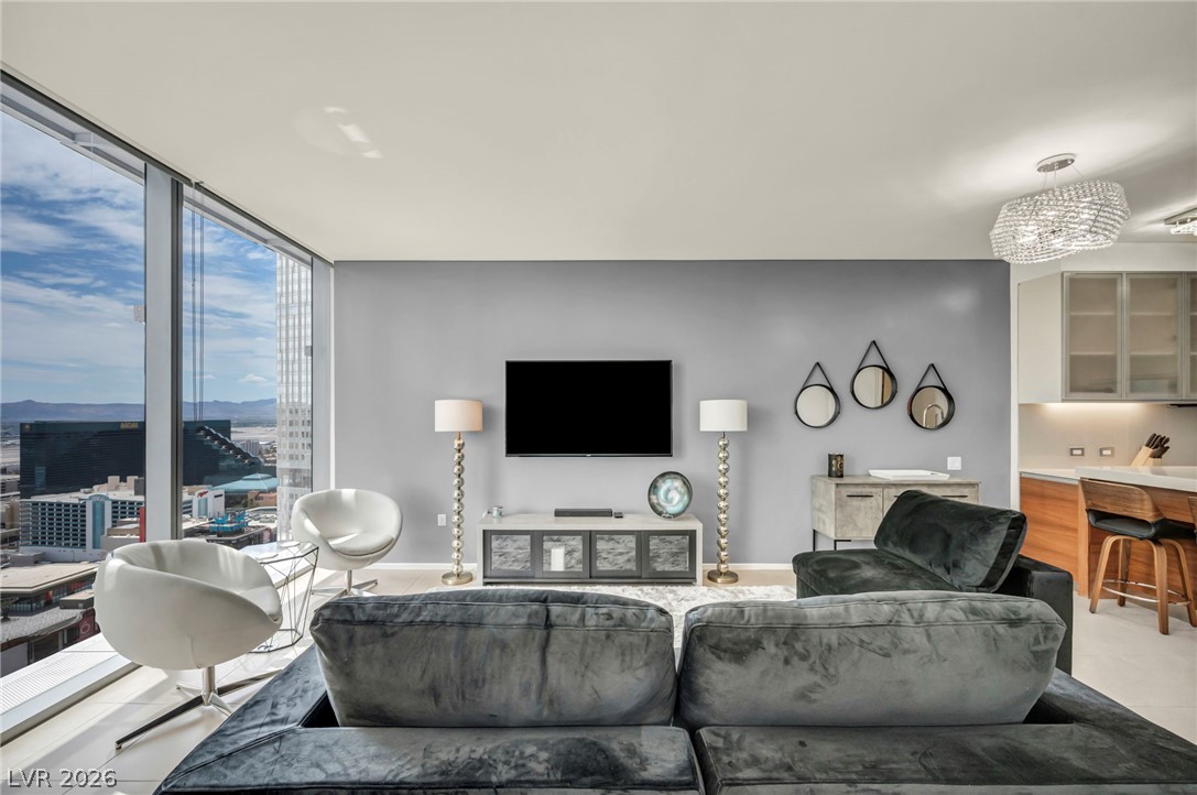 3726 Las Vegas Boulevard 2807