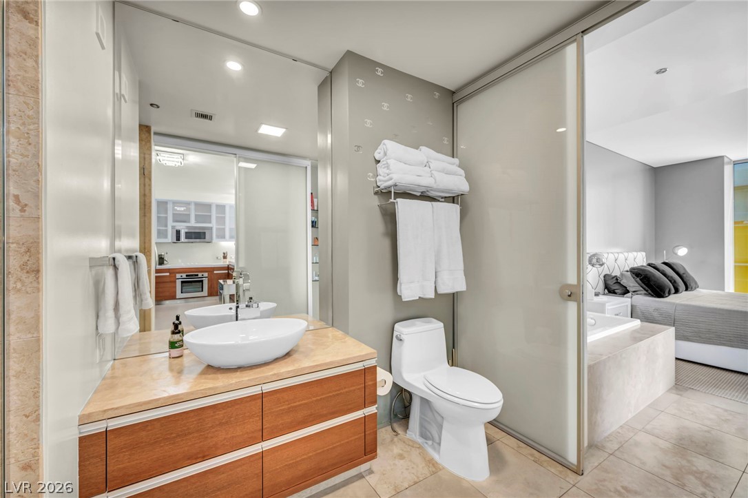 3726 Las Vegas Boulevard 2807