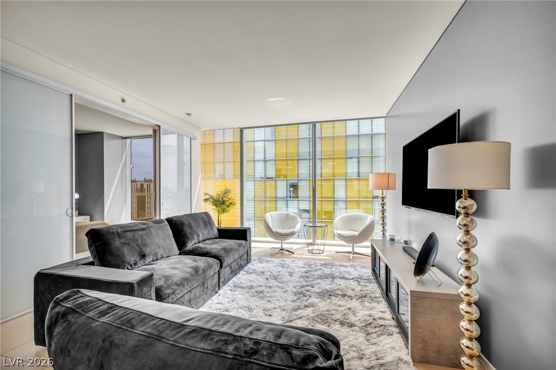 3726 Las Vegas Boulevard 2807
